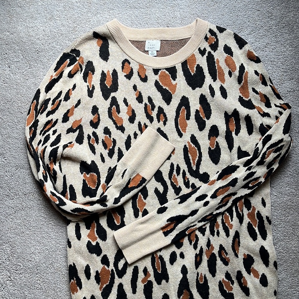 Cheetah Print lightweight sweater, XL